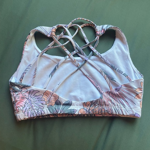 Colorful leaf sports bra - Picture 2 of 3